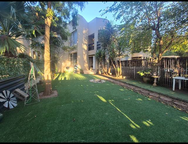 3 BEDROOM TOWNHOUSE FOR SALE IN THREE RIVERS